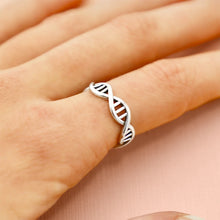 Load image into Gallery viewer, Vintage DNA Double Helix Ring